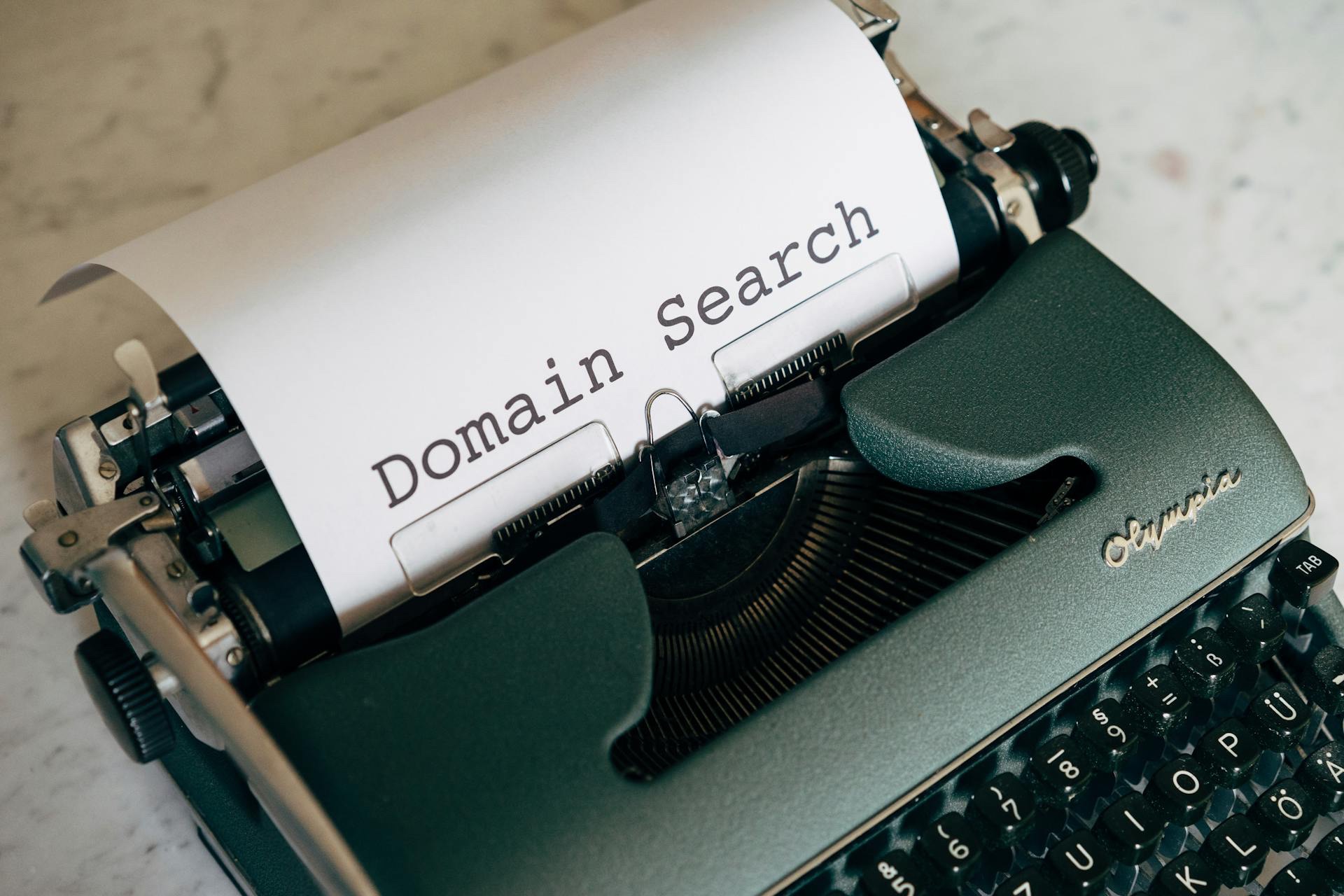 Read more about the article How to Get a Custom Domain Name: The Complete Beginner’s Guide